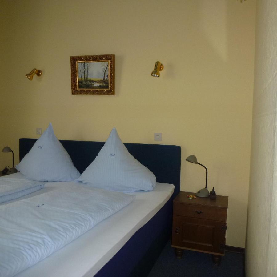 דיסלדורף Hotel Adler מראה חיצוני תמונה