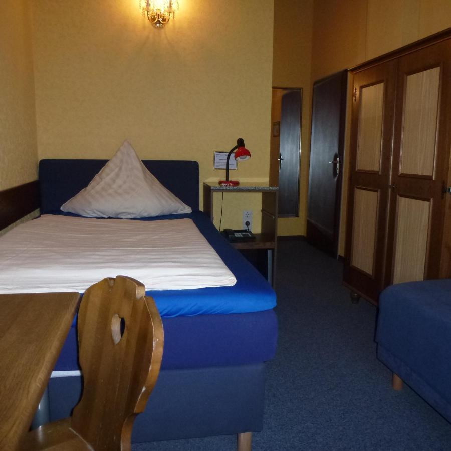 דיסלדורף Hotel Adler מראה חיצוני תמונה