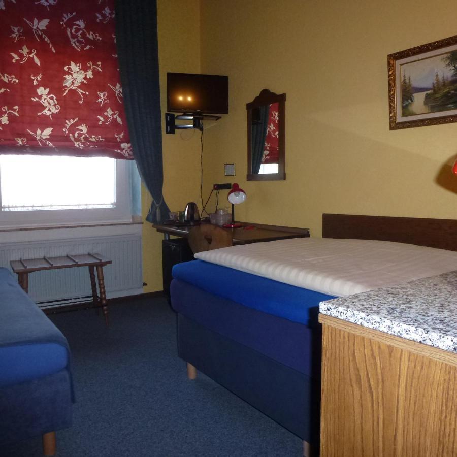דיסלדורף Hotel Adler מראה חיצוני תמונה